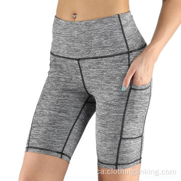 Pantalons curts de ioga que no es veuen a la butxaca
